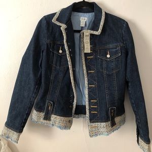 Jean Cache jacket with fabric cuffs & collar!